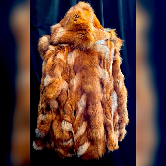 Greek Fur Coat (Natural Fox Fur Coat) - Picture 4 of 8